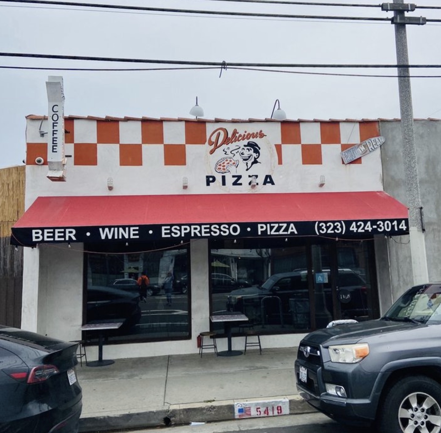 exterior shot of Delicious Pizza